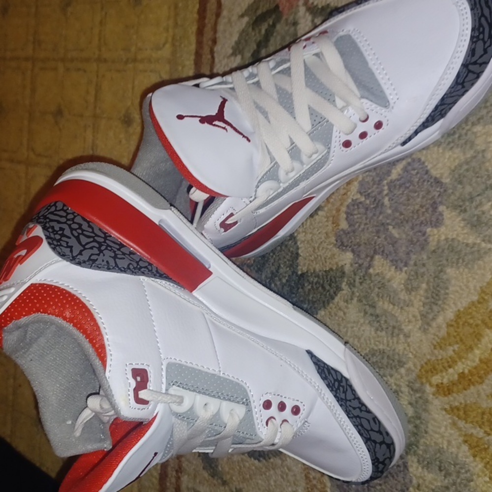 Jordan 3s - Picture 3 of 8
